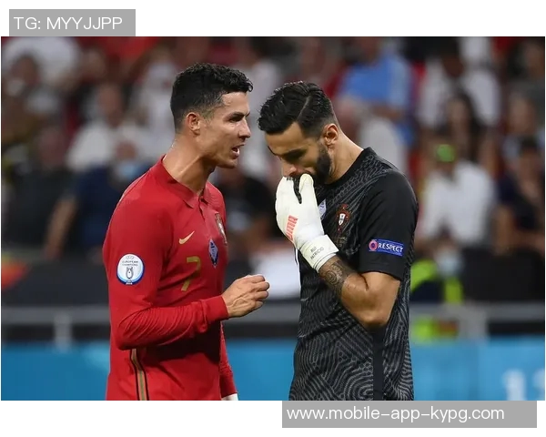 帕特里西奥宣布退役C罗发文致敬感谢其伟大贡献与历史地位